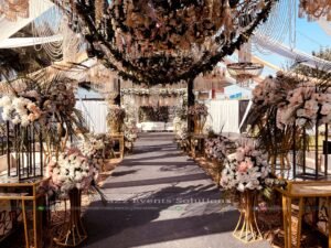 carpeted walkway, area decor, floral decorations, hanging garden