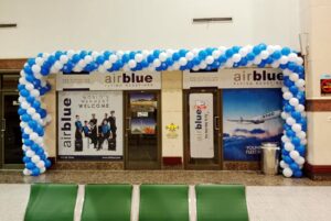 area decor, balloons arch
