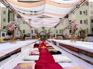 pallet seating, western theme, daytime event, caterers
