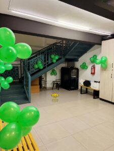 stairs decor, fabric draping, balloons bunch, events services