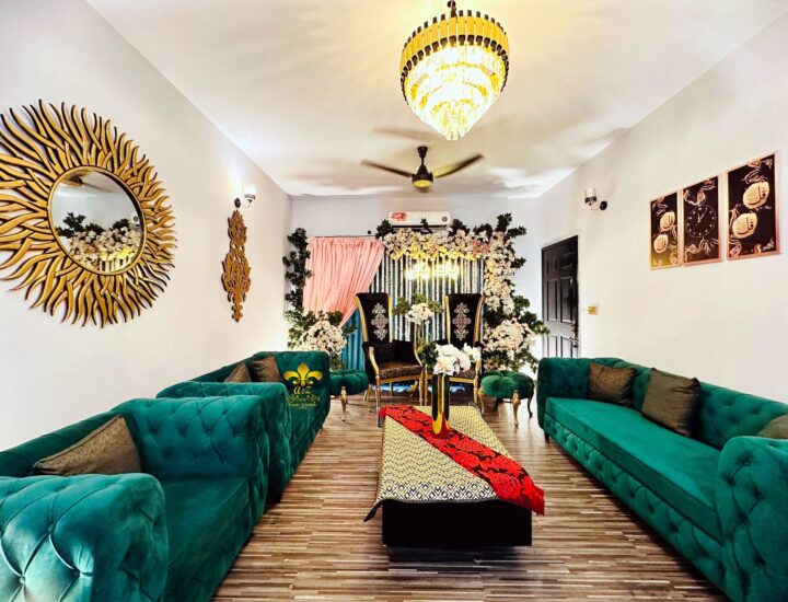 intimate wedding, engagement, minimal decor, wedding management