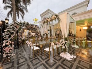 head table decor, fine dining setup, events management, intimate event