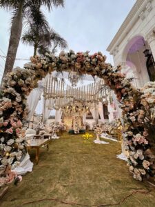 floral arches, entrance decor, daytime wedding, events solutions